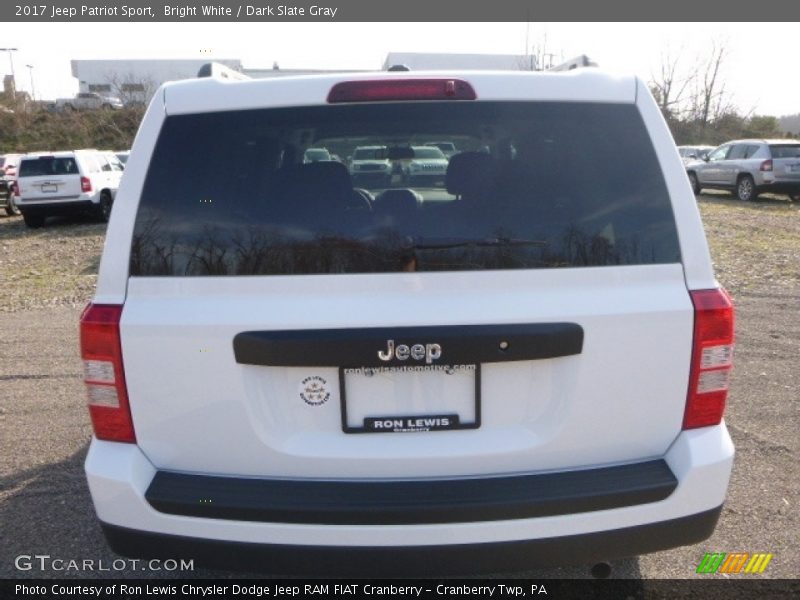 Bright White / Dark Slate Gray 2017 Jeep Patriot Sport