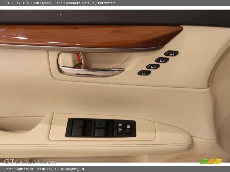 Satin Cashmere Metallic / Parchment 2013 Lexus ES 300h Hybrid