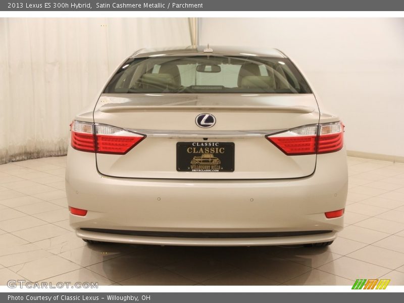 Satin Cashmere Metallic / Parchment 2013 Lexus ES 300h Hybrid