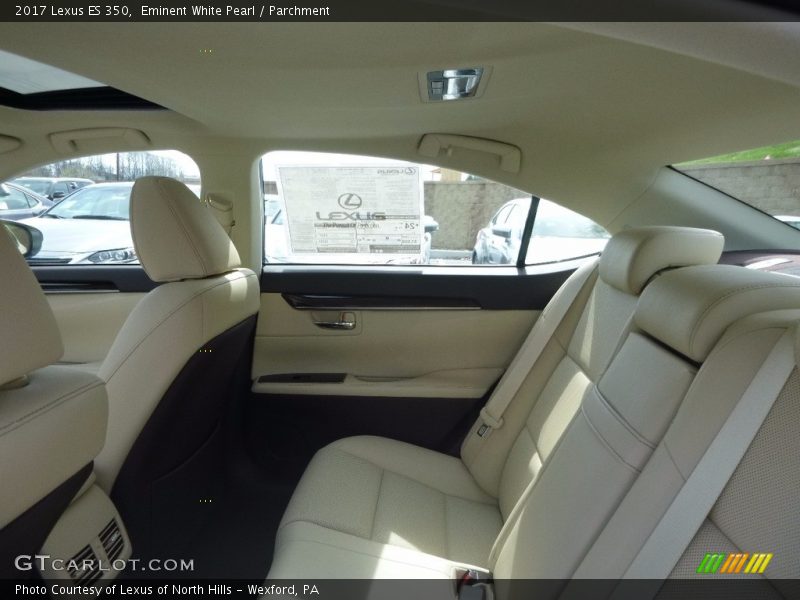 Eminent White Pearl / Parchment 2017 Lexus ES 350