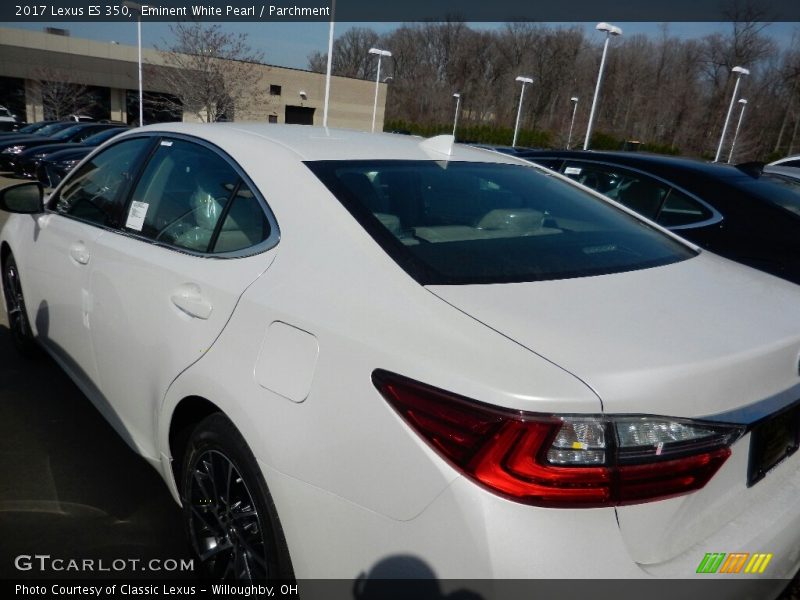 Eminent White Pearl / Parchment 2017 Lexus ES 350