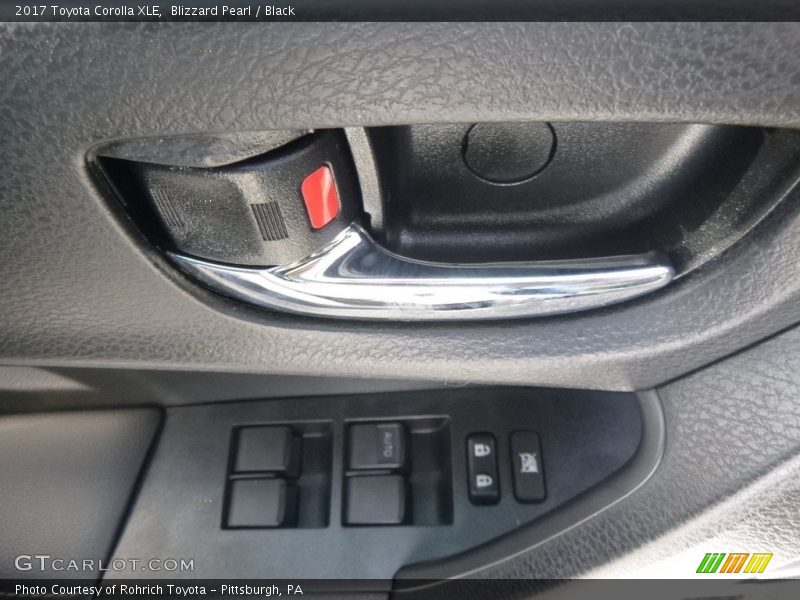 Blizzard Pearl / Black 2017 Toyota Corolla XLE