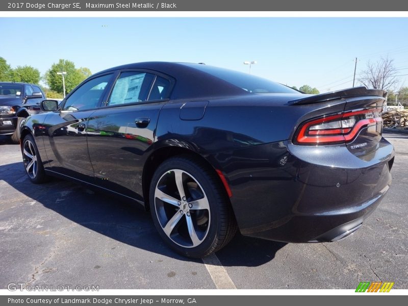 Maximum Steel Metallic / Black 2017 Dodge Charger SE