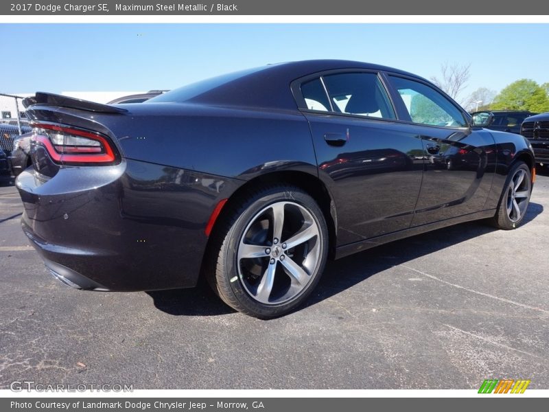 Maximum Steel Metallic / Black 2017 Dodge Charger SE