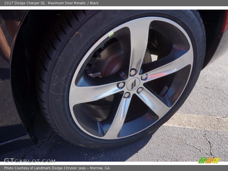 Maximum Steel Metallic / Black 2017 Dodge Charger SE