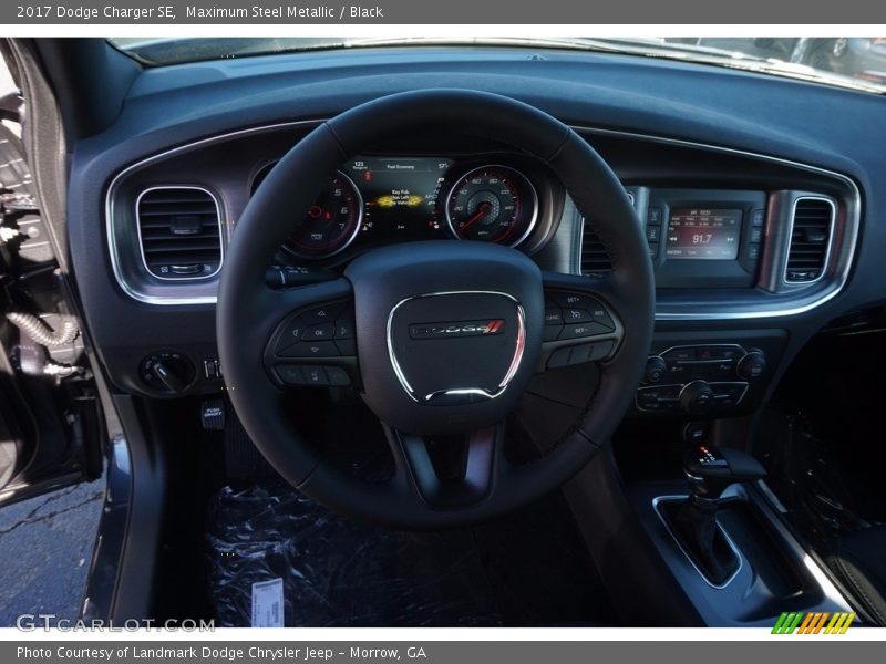 Maximum Steel Metallic / Black 2017 Dodge Charger SE
