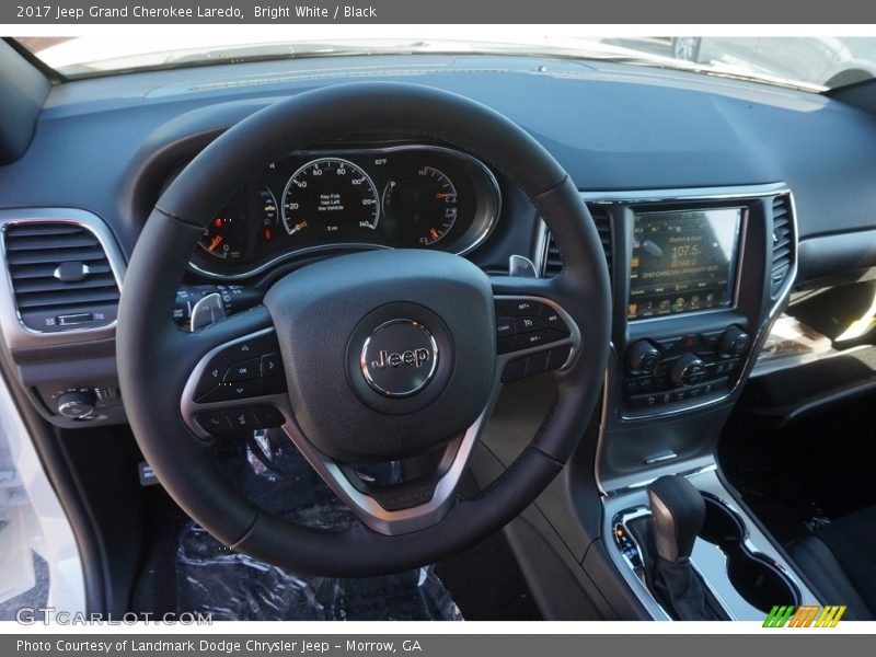 Bright White / Black 2017 Jeep Grand Cherokee Laredo