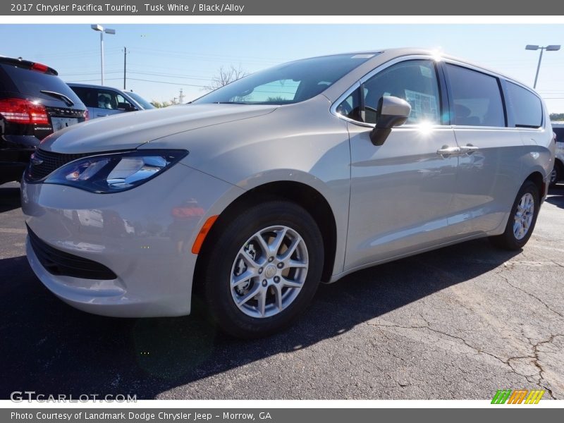 Tusk White / Black/Alloy 2017 Chrysler Pacifica Touring