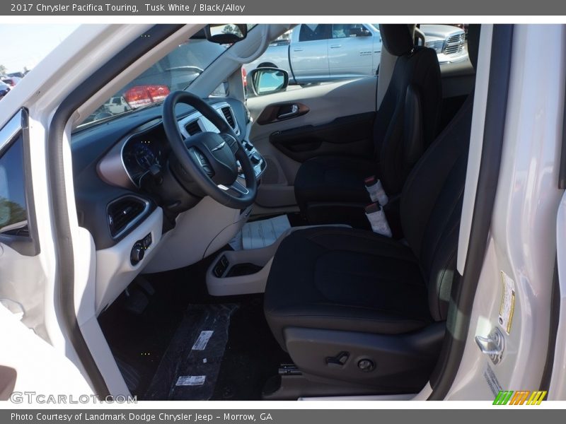 Tusk White / Black/Alloy 2017 Chrysler Pacifica Touring