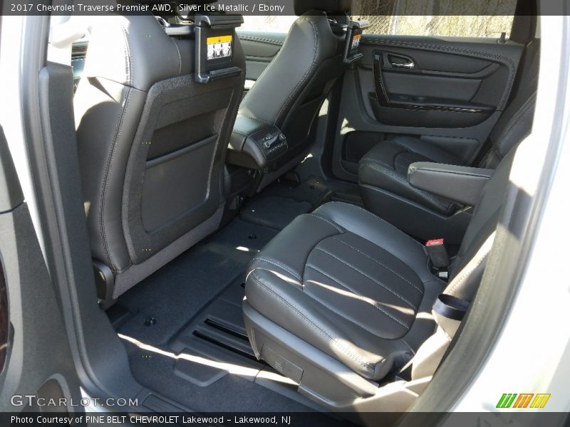 Silver Ice Metallic / Ebony 2017 Chevrolet Traverse Premier AWD