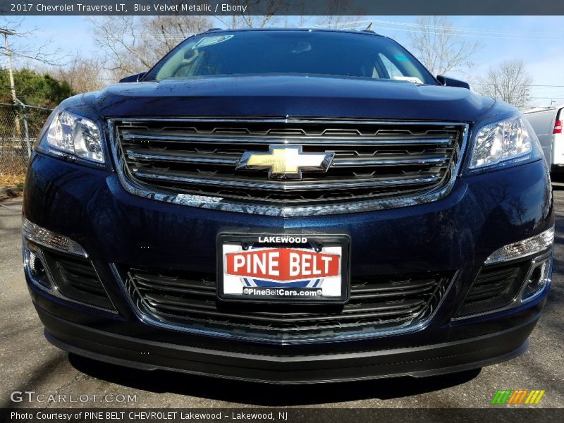 Blue Velvet Metallic / Ebony 2017 Chevrolet Traverse LT