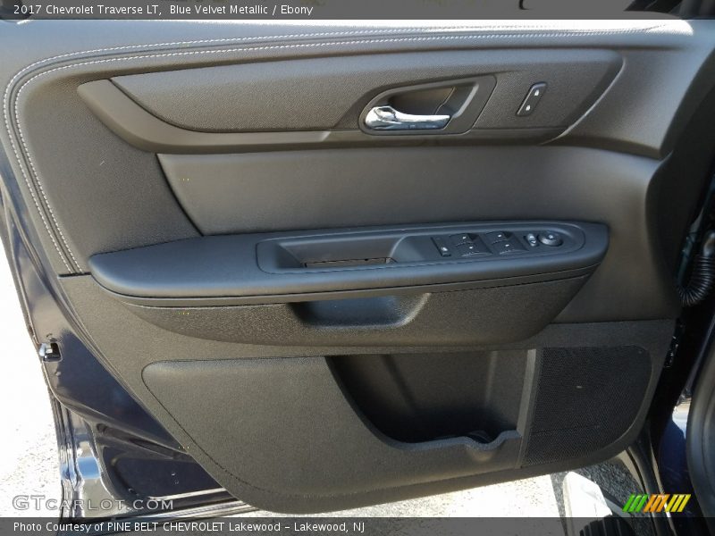 Blue Velvet Metallic / Ebony 2017 Chevrolet Traverse LT