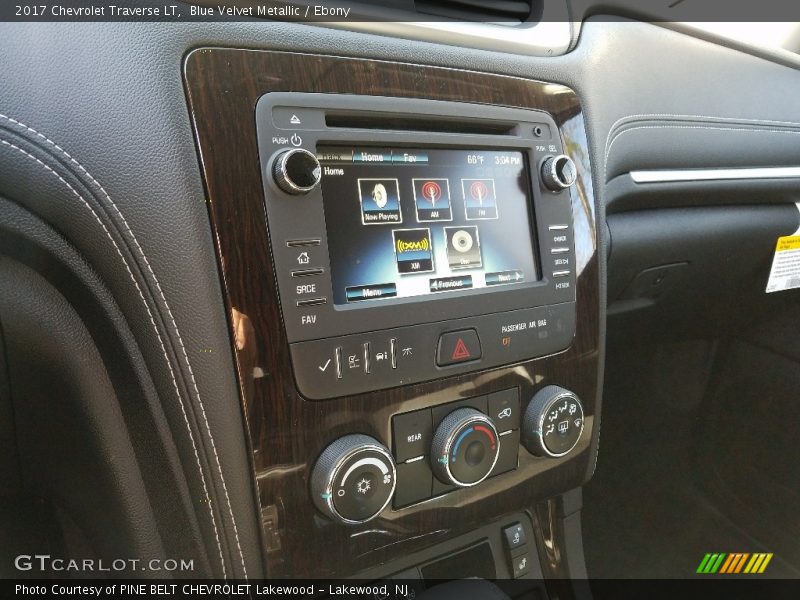 Blue Velvet Metallic / Ebony 2017 Chevrolet Traverse LT