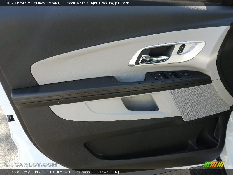 Summit White / Light Titanium/Jet Black 2017 Chevrolet Equinox Premier