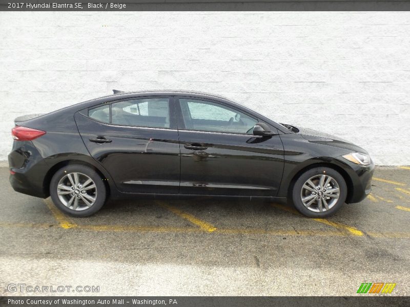 Black / Beige 2017 Hyundai Elantra SE