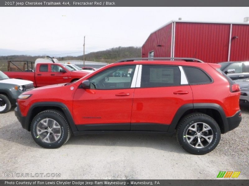 Firecracker Red / Black 2017 Jeep Cherokee Trailhawk 4x4