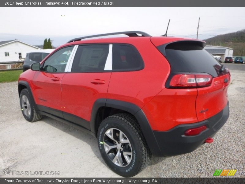 Firecracker Red / Black 2017 Jeep Cherokee Trailhawk 4x4