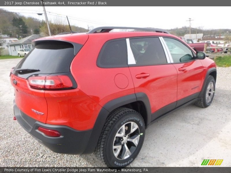 Firecracker Red / Black 2017 Jeep Cherokee Trailhawk 4x4