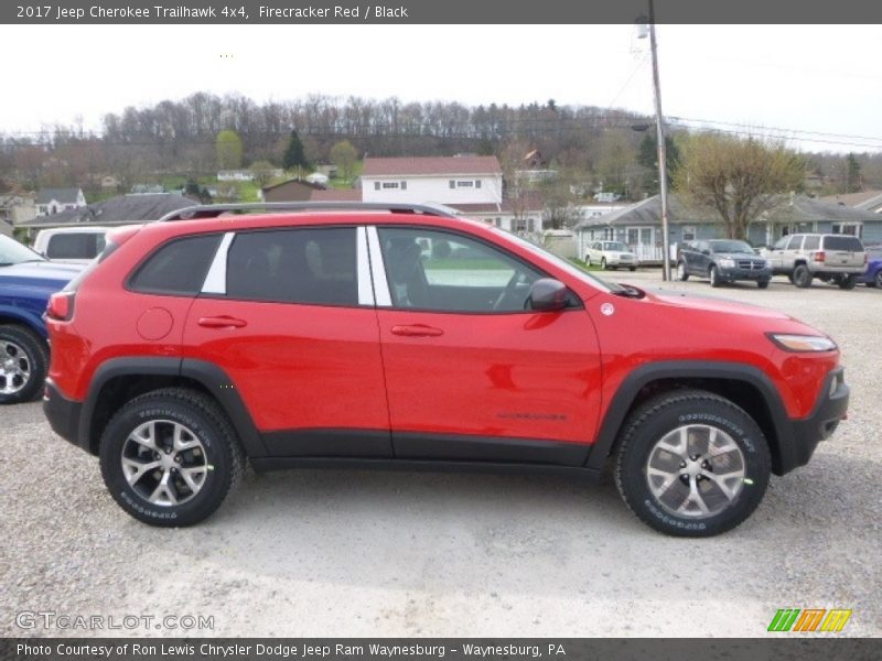 Firecracker Red / Black 2017 Jeep Cherokee Trailhawk 4x4