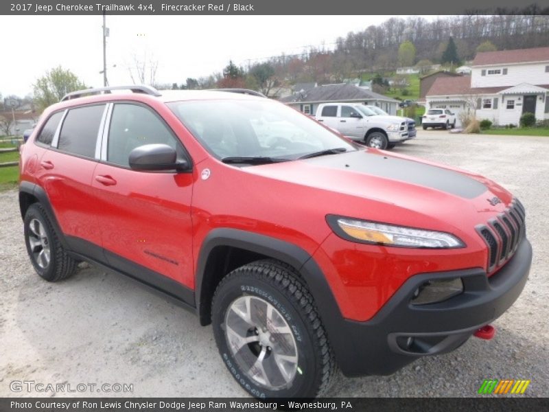 Firecracker Red / Black 2017 Jeep Cherokee Trailhawk 4x4