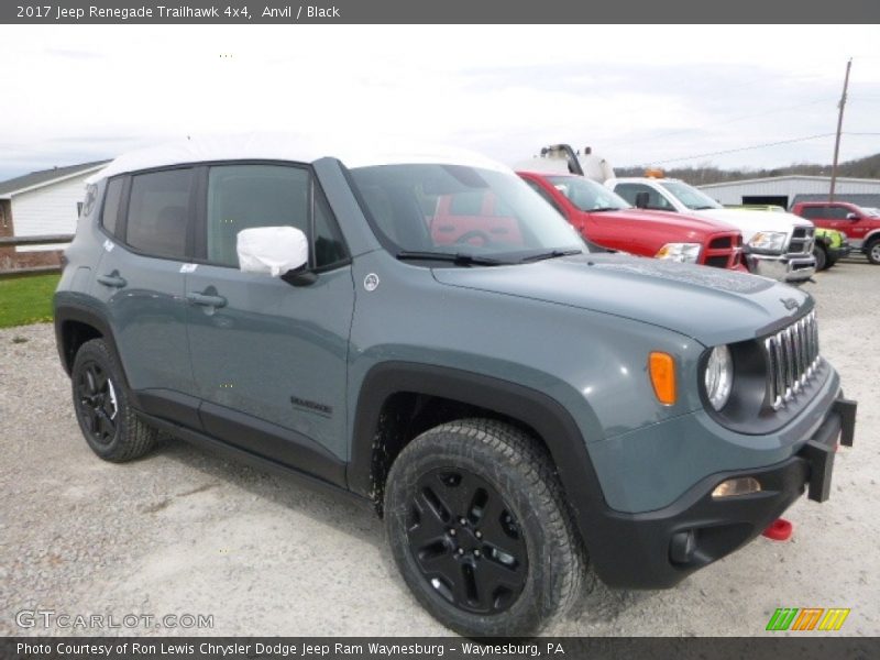 Front 3/4 View of 2017 Renegade Trailhawk 4x4