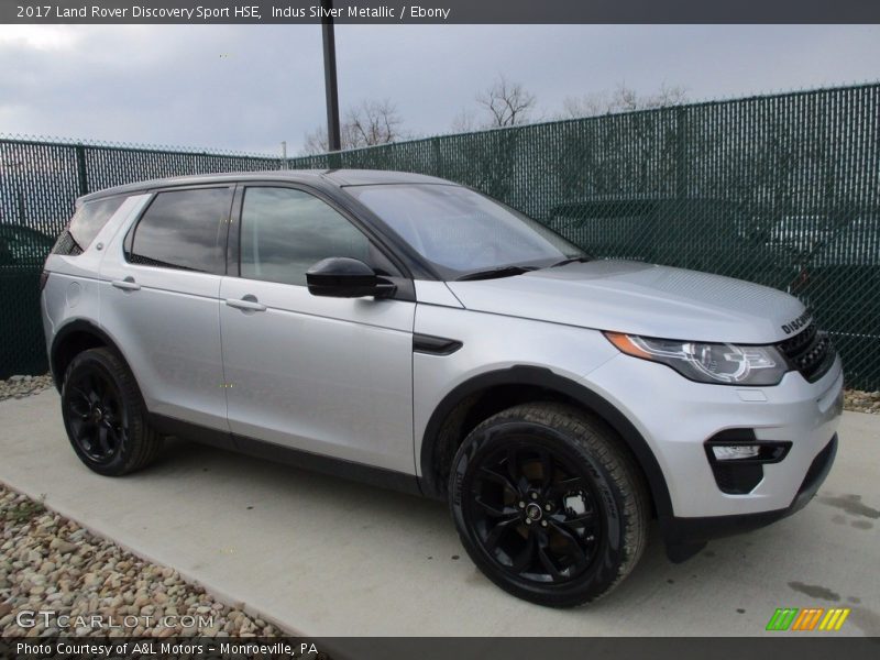 Front 3/4 View of 2017 Discovery Sport HSE