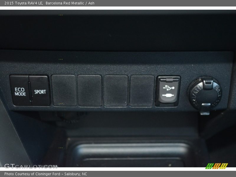 Barcelona Red Metallic / Ash 2015 Toyota RAV4 LE