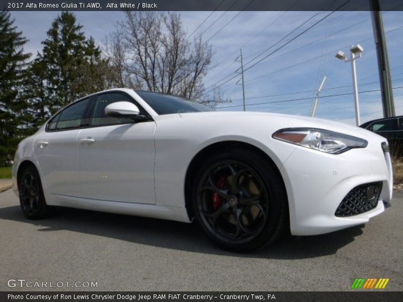 Alfa White / Black 2017 Alfa Romeo Giulia Ti AWD