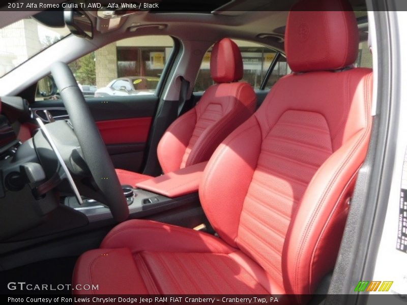 Alfa White / Black 2017 Alfa Romeo Giulia Ti AWD