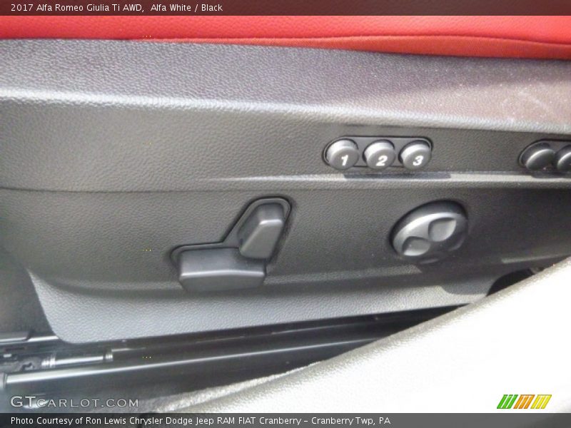 Alfa White / Black 2017 Alfa Romeo Giulia Ti AWD
