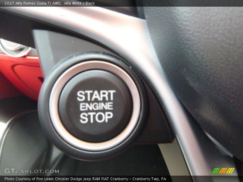 Alfa White / Black 2017 Alfa Romeo Giulia Ti AWD