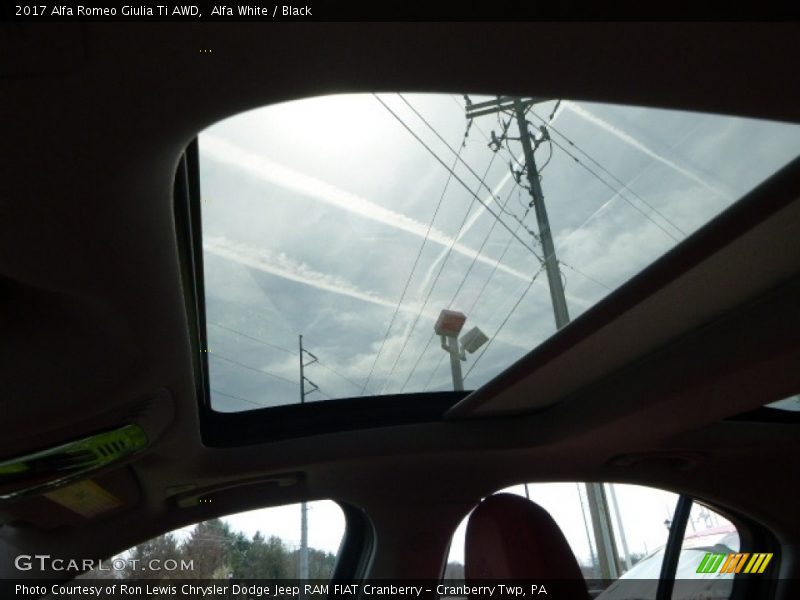 Alfa White / Black 2017 Alfa Romeo Giulia Ti AWD