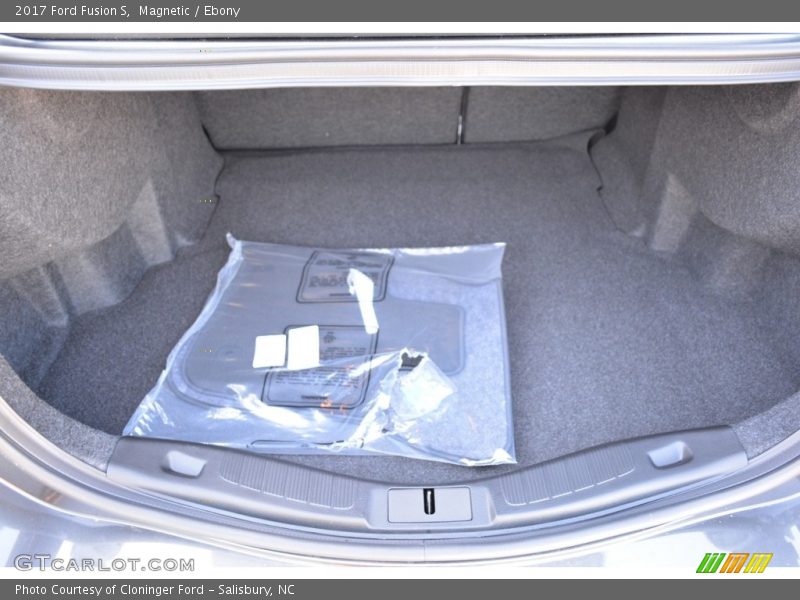 Magnetic / Ebony 2017 Ford Fusion S