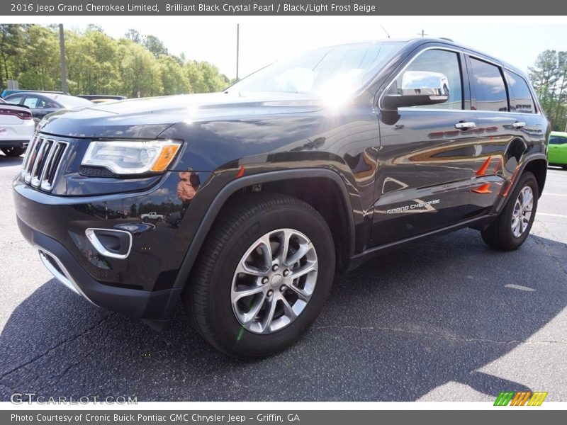 Brilliant Black Crystal Pearl / Black/Light Frost Beige 2016 Jeep Grand Cherokee Limited