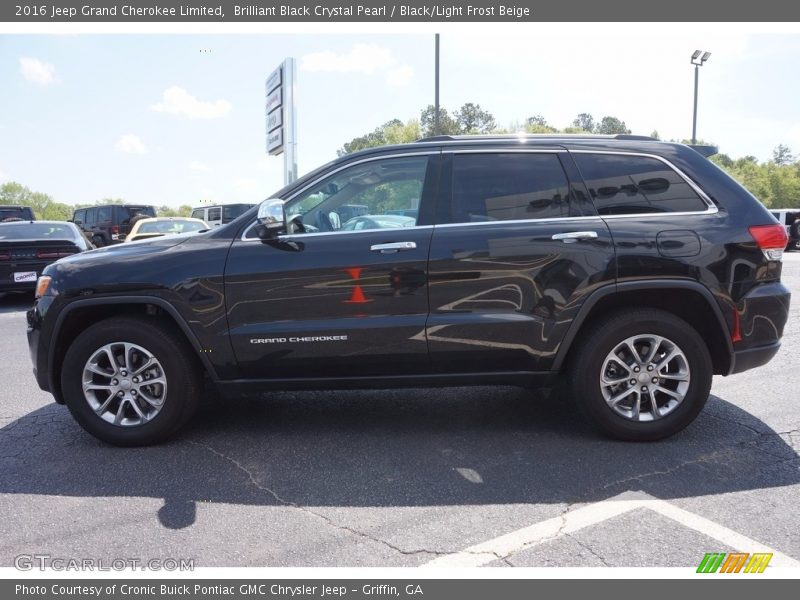 Brilliant Black Crystal Pearl / Black/Light Frost Beige 2016 Jeep Grand Cherokee Limited