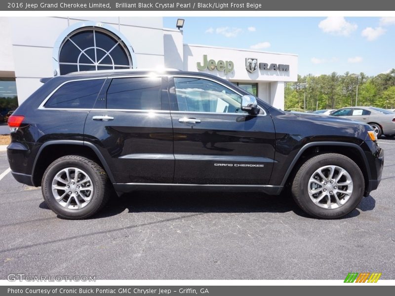 Brilliant Black Crystal Pearl / Black/Light Frost Beige 2016 Jeep Grand Cherokee Limited