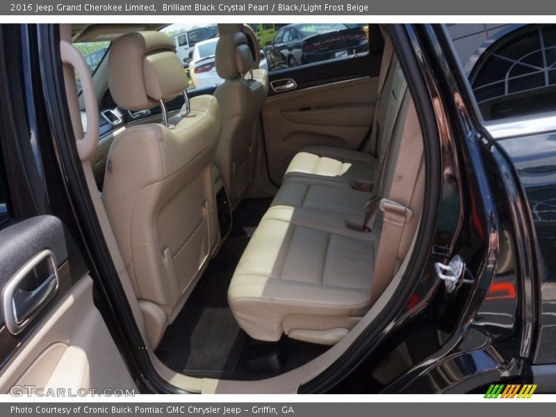 Brilliant Black Crystal Pearl / Black/Light Frost Beige 2016 Jeep Grand Cherokee Limited