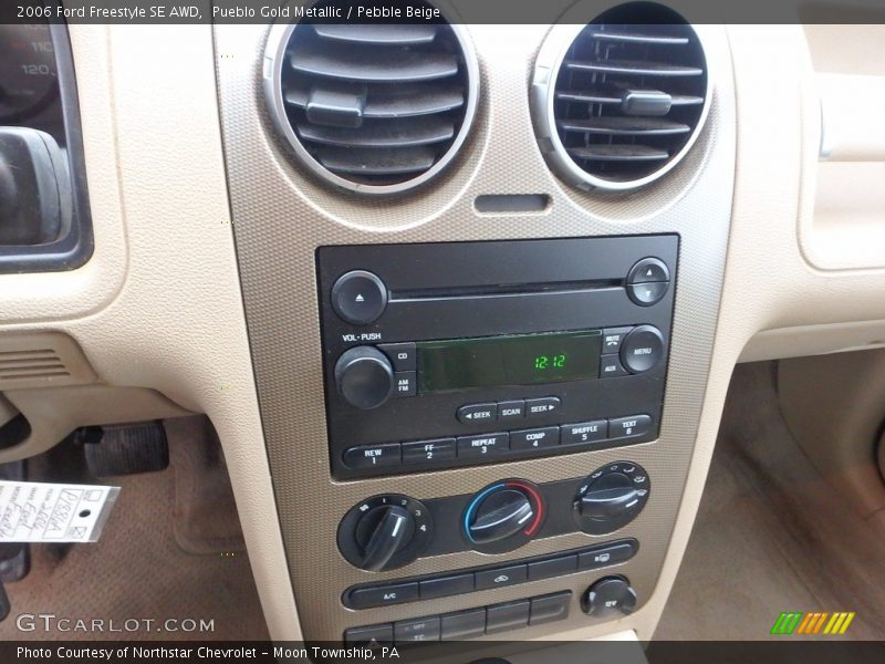 Pueblo Gold Metallic / Pebble Beige 2006 Ford Freestyle SE AWD