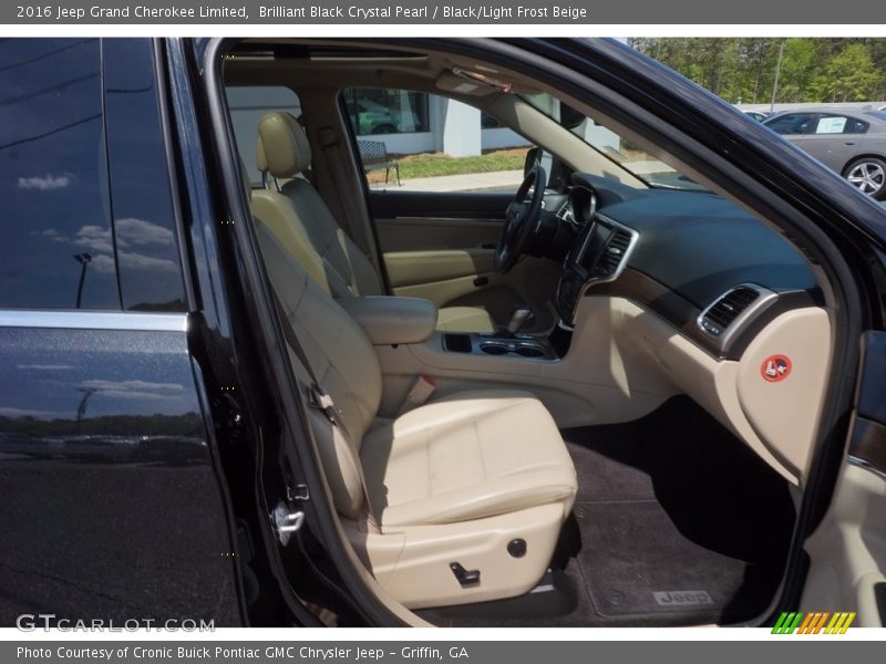 Brilliant Black Crystal Pearl / Black/Light Frost Beige 2016 Jeep Grand Cherokee Limited