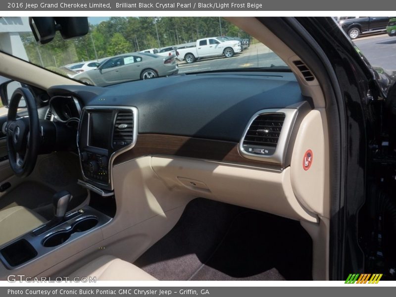 Brilliant Black Crystal Pearl / Black/Light Frost Beige 2016 Jeep Grand Cherokee Limited
