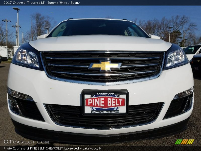 Summit White / Ebony 2017 Chevrolet Traverse LT