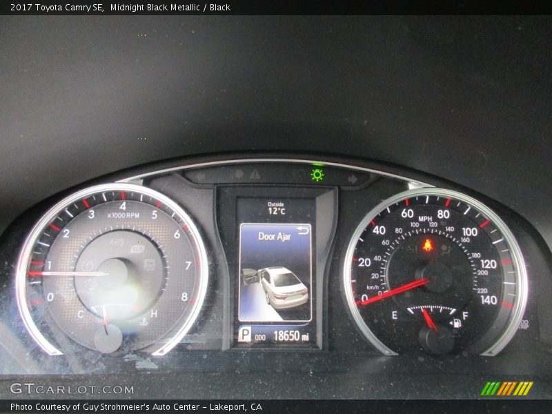 Midnight Black Metallic / Black 2017 Toyota Camry SE