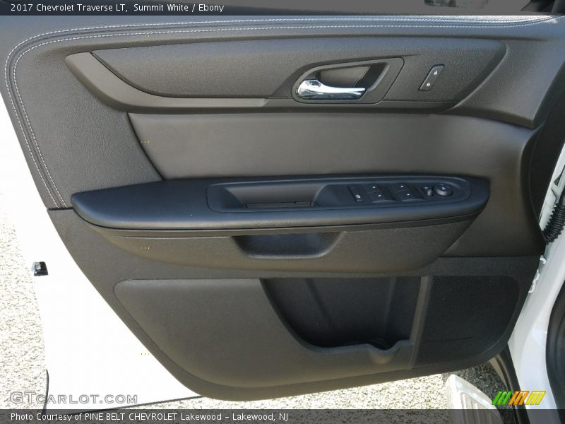 Summit White / Ebony 2017 Chevrolet Traverse LT