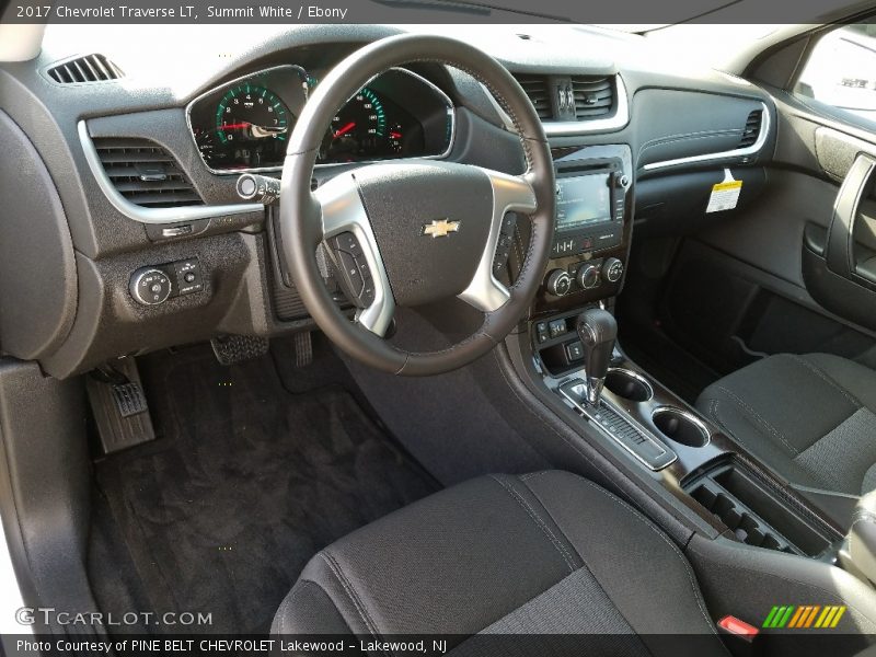 Summit White / Ebony 2017 Chevrolet Traverse LT