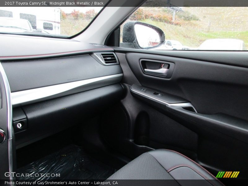 Midnight Black Metallic / Black 2017 Toyota Camry SE