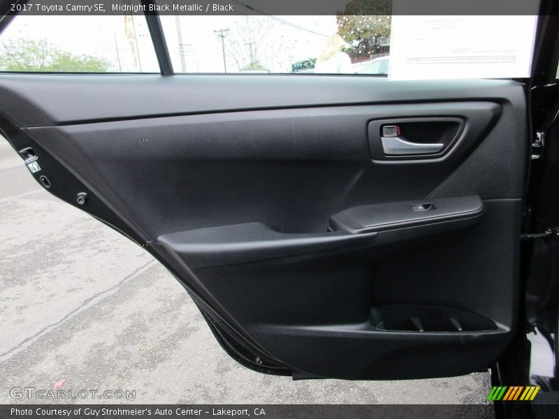 Midnight Black Metallic / Black 2017 Toyota Camry SE