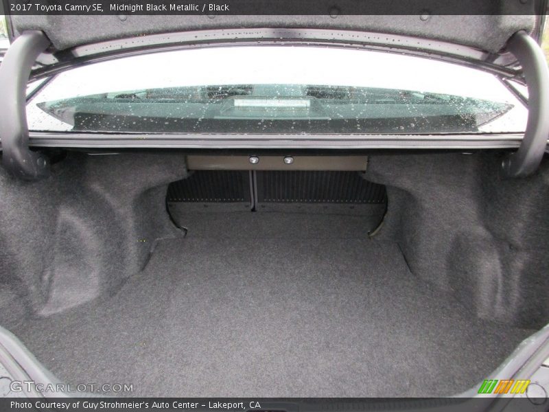 Midnight Black Metallic / Black 2017 Toyota Camry SE
