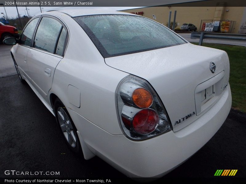 Satin White / Charcoal 2004 Nissan Altima 2.5 S