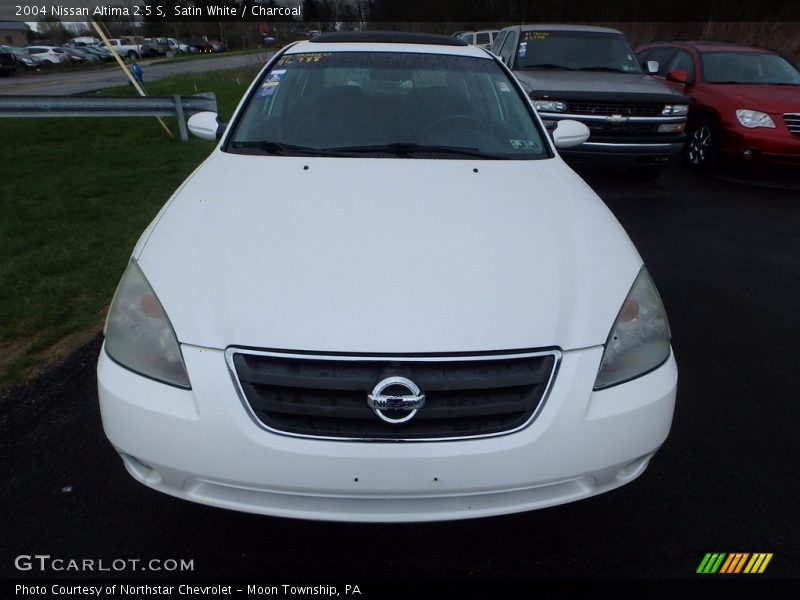 Satin White / Charcoal 2004 Nissan Altima 2.5 S