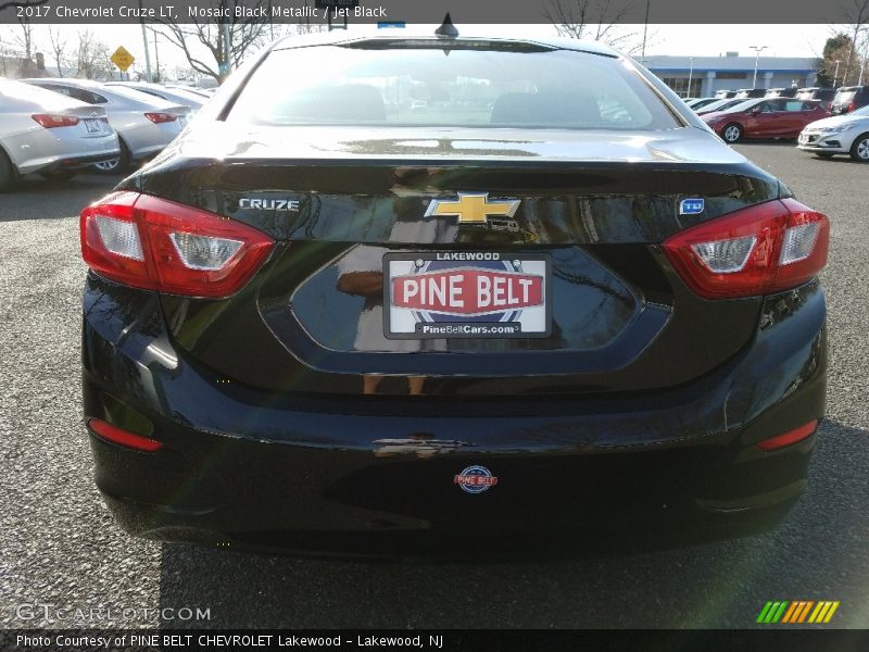 Mosaic Black Metallic / Jet Black 2017 Chevrolet Cruze LT